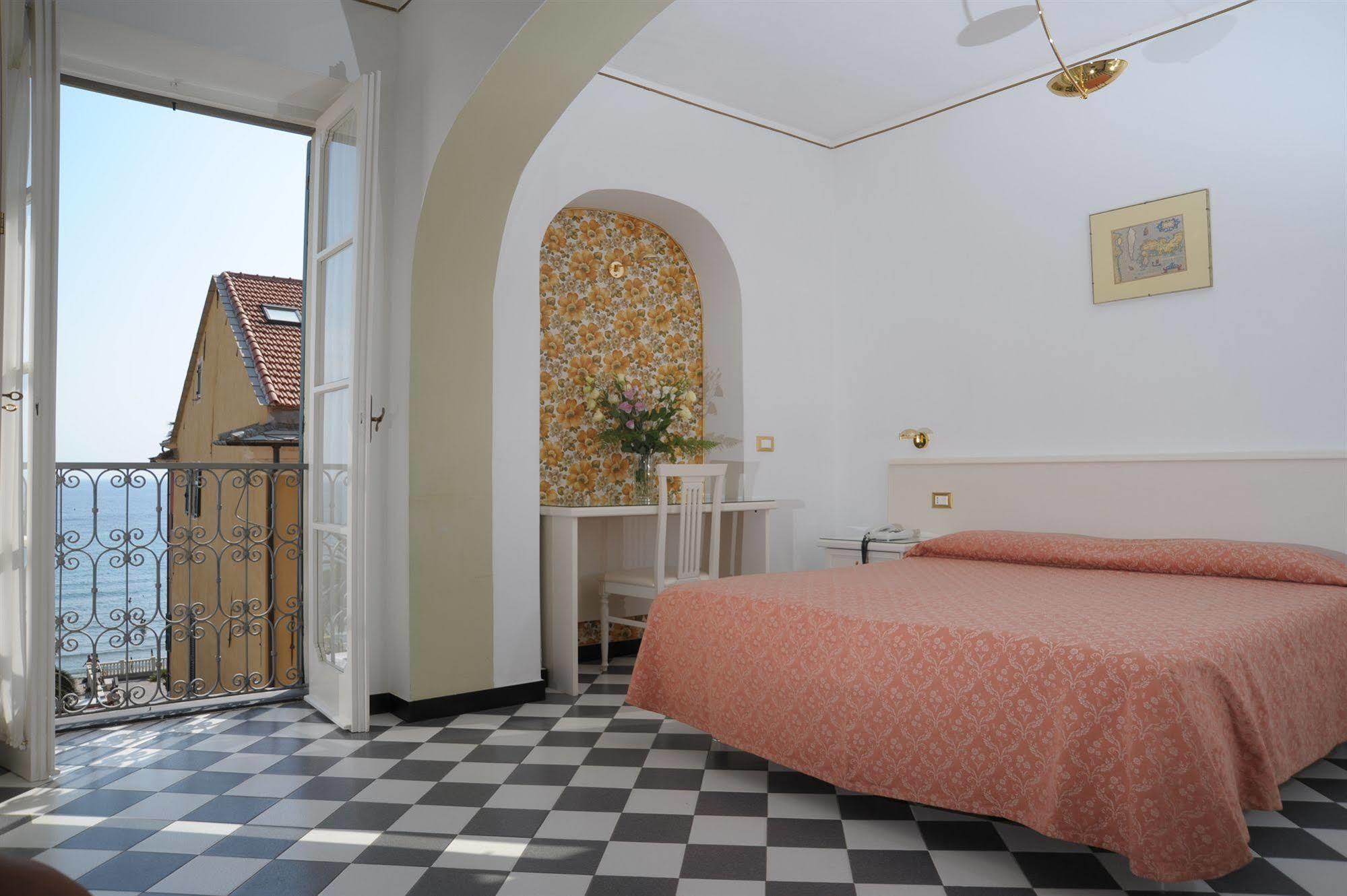 Hotel Splendid Mare Laigueglia Extérieur photo